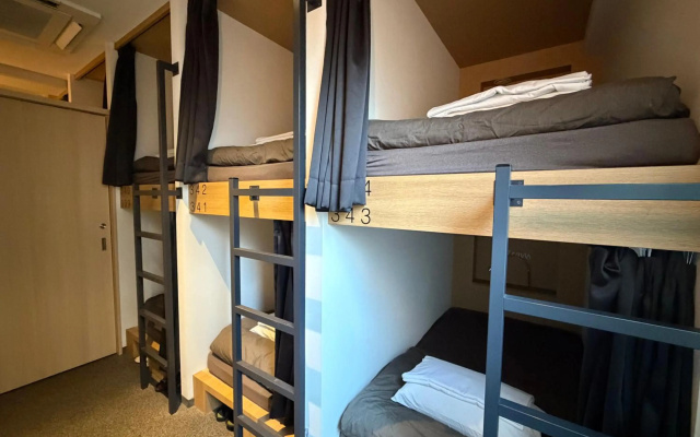 White Hostel shinsaibashi – Guest Rooms – Osaka