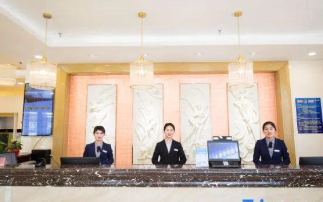 Huachen Hotel
