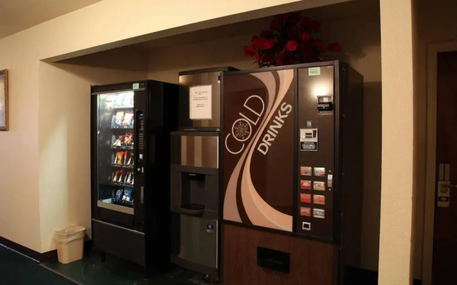 Candlelight Inn & Suites Hwy 69 near McAlester