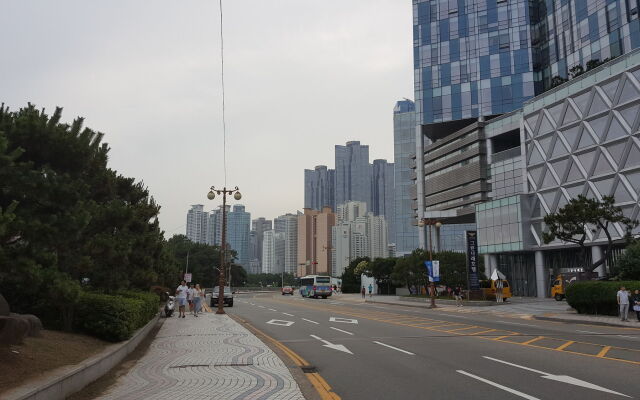 Dongbaekseom Guest House