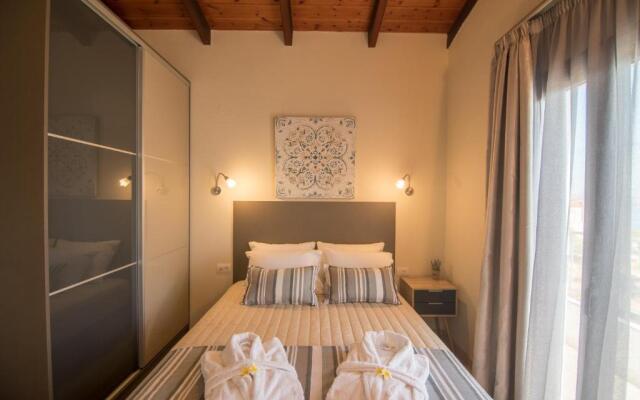 Istros Villas, infinite blue, By ThinkVilla