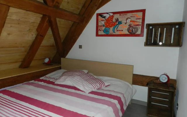 Gîte autonome, La grange a foin, piscine !