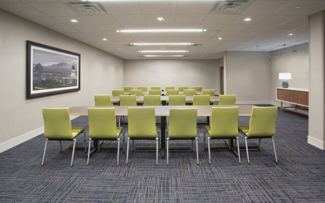 Holiday Inn Express & Suites Downtown Ottawa East by IHG
