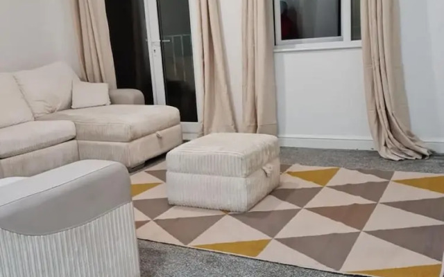Impeccable 4-bed House Near Manchester City Centre