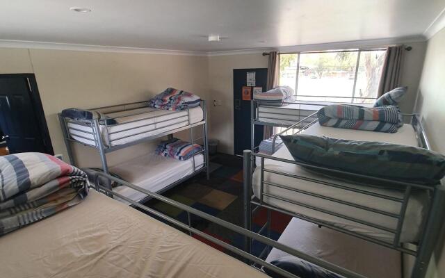 Jump Inn Alice Budget Accommodation