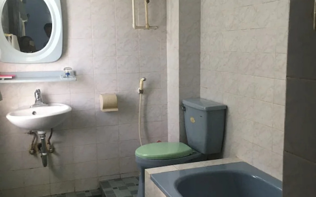 OYO 718 Nu Hoang Hotel