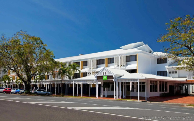 Mercure Cairns