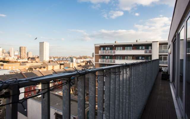 2 Bedroom Penthouse Close To Central London