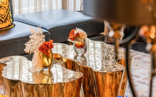 Rezen Hotel Shanghai Pudong Street（Lujiazui Riverside Center）