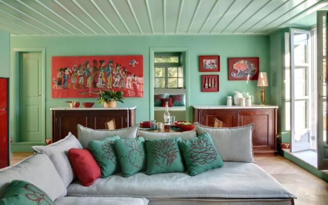 Cactus Hydra - Art Apartments