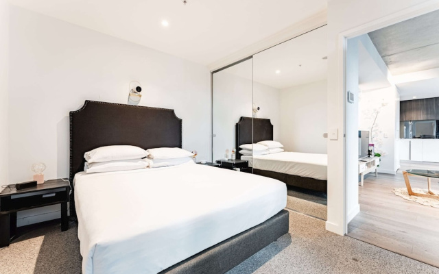 Stylish Southbank 1-bedroom With Pool and Gym – Guest Rooms – Melbourne
