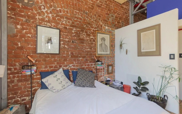 Wolroy House 405 by CTHA