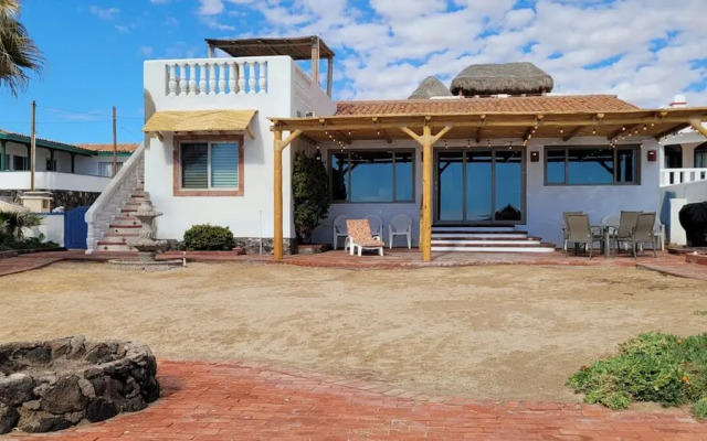 Casa Evita 4 Bedroom Beachfront Home