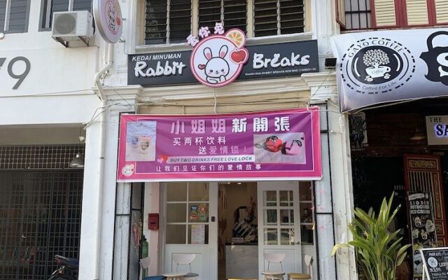 Rabbit Breaks Penang Hostel