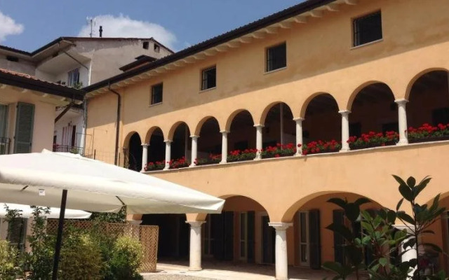 Polpenazze Halldis Apartments