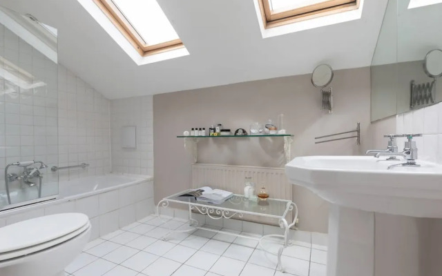 Tetcott Road by Onefinestay