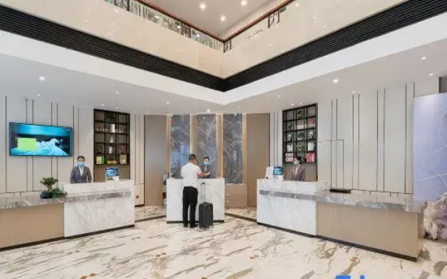 Echarm Plus Hotel (Nanning Railway Station Chaoyang Square)