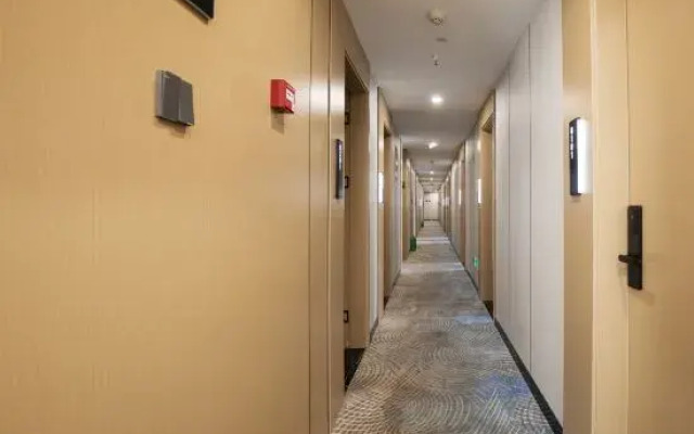 Qingmu Hotel (Nanjing Shanghai Road Subway Station Shigu Road)