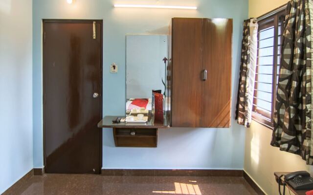 OYO 10711 Hotel NSNR Residency