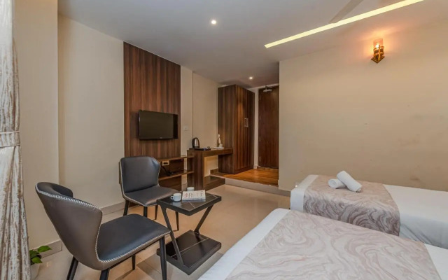 OYO Premium Light House Hill