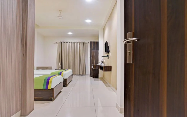 Treebo Trend Western