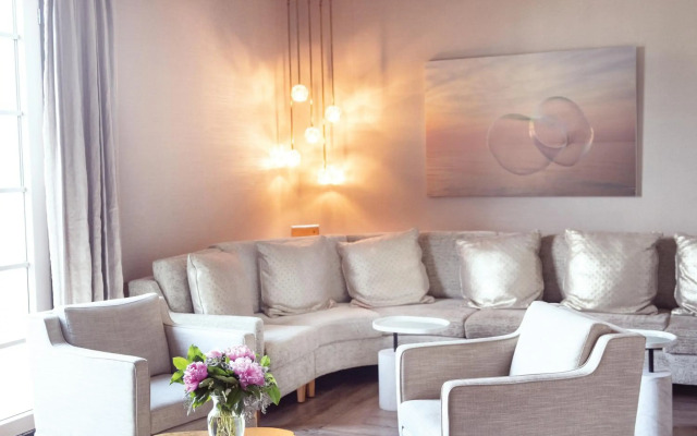 Delamar West Hartford