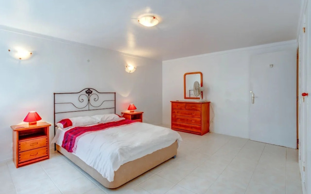 Montenegro Superbly Located Family Vila W