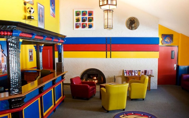 The Bulldog Hotel Silver Star