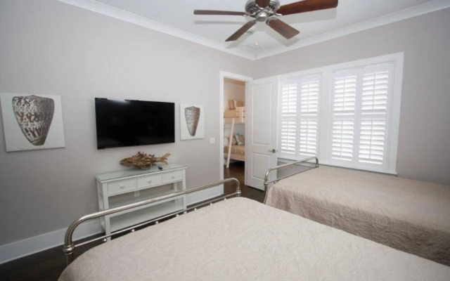 Sunshine Retreat by Destin Getaways