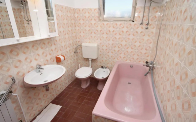 Apartments by the sea Supetar, Brac - 6040