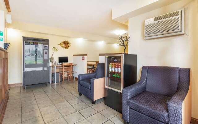 Econo Lodge Cloverdale