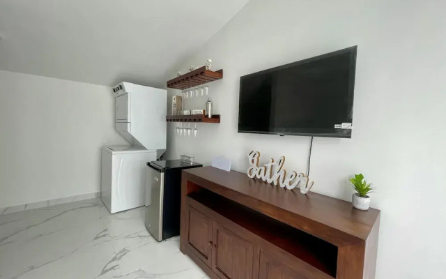 Cozy 2 BR Aparment With Private Pool