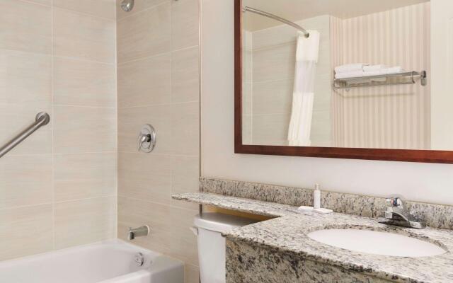 Travelodge by Wyndham Owen Sound