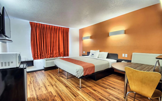 Motel 6 Columbus, OH - West