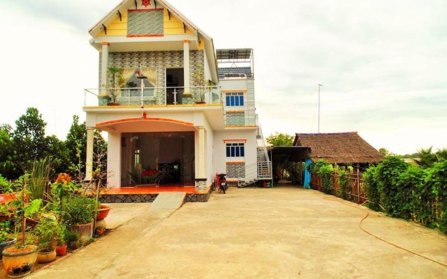 Tram Chim Homestay