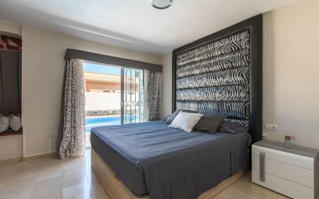 Classic Villa, luxe, private pool & prime location