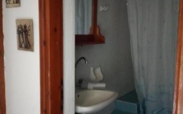 Violetta Studios & Apartments