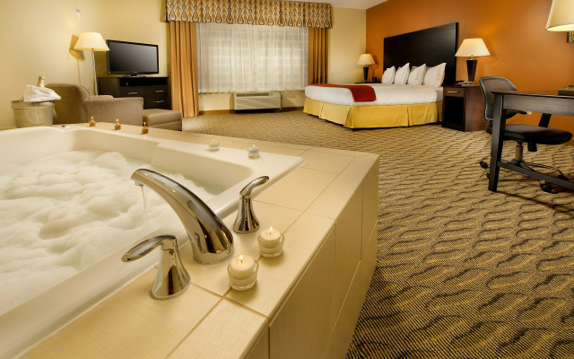 Holiday Inn Express and Suites Manassas by IHG