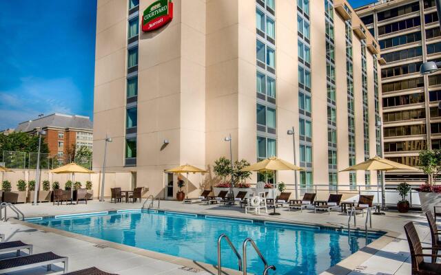 Courtyard by Marriott Bethesda/Chevy Chase