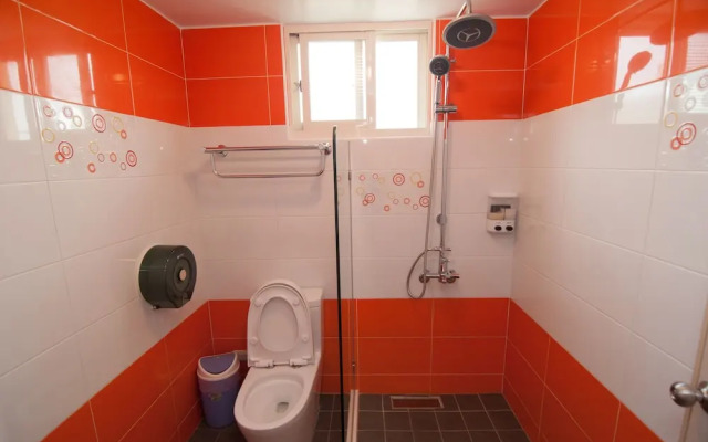 Mengqi Hostel