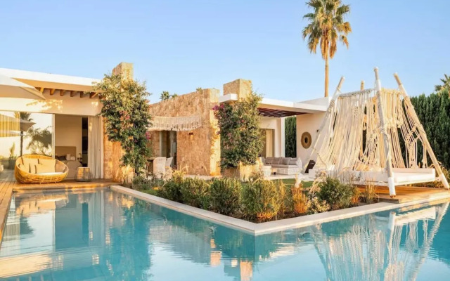 Holiday Home With Pool Area