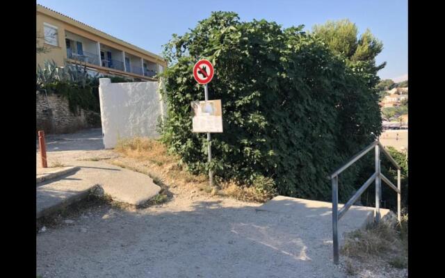 Studio « Les pieds dans l’eau »