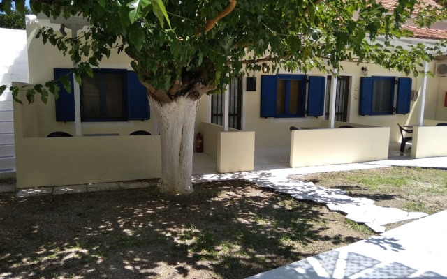 Sarantakis Apartments