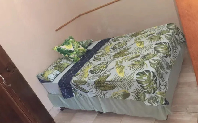 Cosy Double Bedroom in Guesthouse