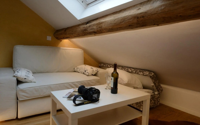 B4DF Peace & Love in París