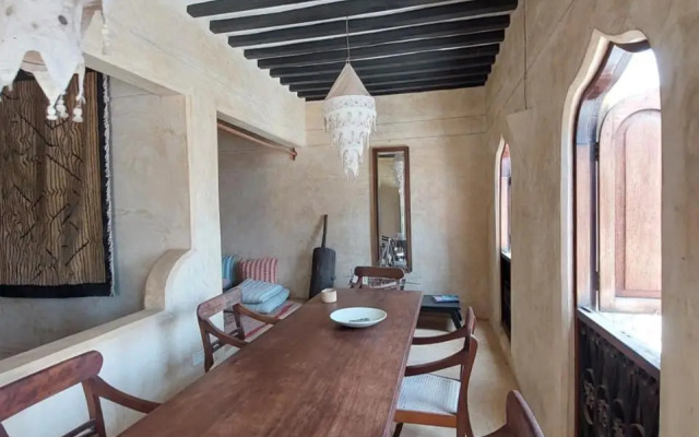 Samaki House