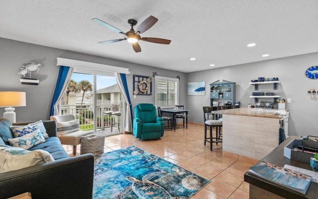 Colony Beach Club 210