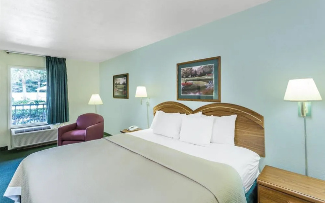 Days Inn by Wyndham Lake Park/Valdosta