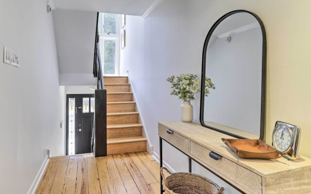 Central Philly Townhome w/ Patio & City Views!