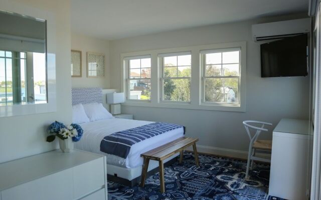 The Sea Breeze Inn